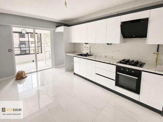 Altın Emlak Çarşı'dan Millet Bahçesi Yanı Garajlı Kiralık 3+1