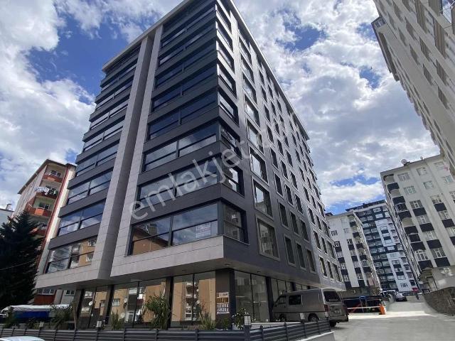 Altın Emlak Rize Müftü Mah 300m2 Prestijli Kiralık Dükkan