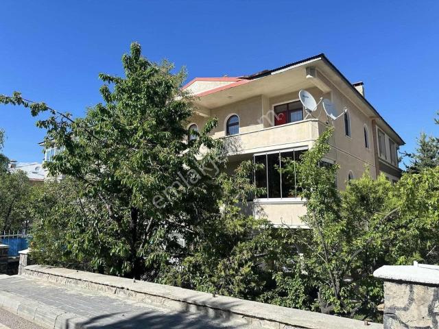 Altın Emlak'tan Yıldızkent'te 6+2 Satılık Villa Güney Batı Cep