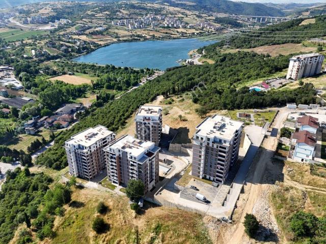 Altın Emlak'tan Panoramik Göl Manzaralı 4+1 Arakat Kiralık Daire