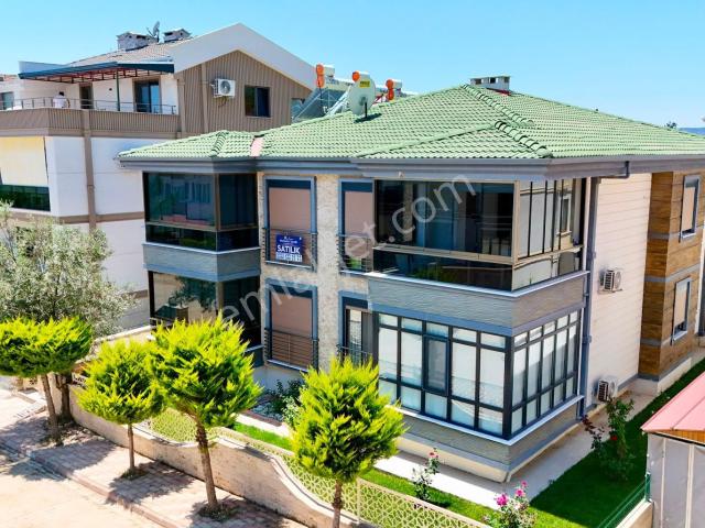 Altınıoluk'ta Satılık 3+1 Daire Denize 300 Mt Eşyalı