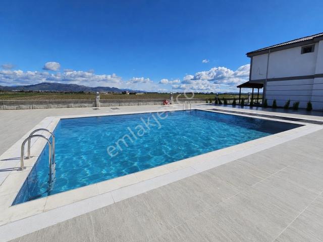 Altınova Havuzlu Site Satılık 3+1 Müstakil Villa
