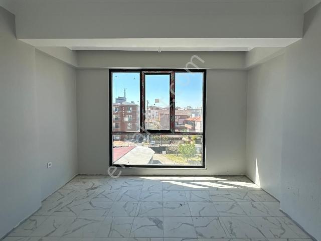 Altınova Merkezde Satılık 2+1 Lüks Sıfır Daire