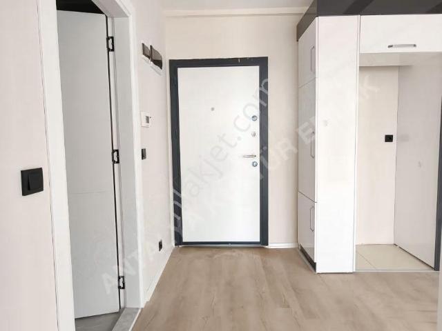 Altınovada Havuzlu Yerden Isıtmalı 1+1 Arakat Lüx Satılık Daire