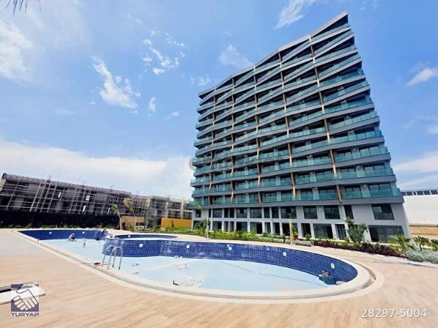 Altınova'da Park Royal Residence'ta Kiralık 1+1 70 m2 Daire