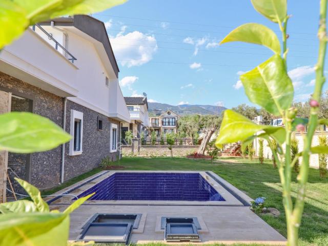 Altınoluk'ta 600 M2 Arsa İçinde Özel Havuzlu Villa