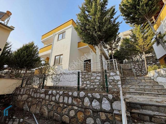 Altınolukta Satılık Deniz Manzaralı 4+1villa