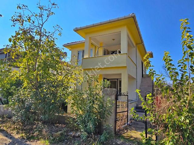 Altınoluk 240m² Arsa İçinde Satılık 2 Adet Ayrı Girişli 2+1 Daire