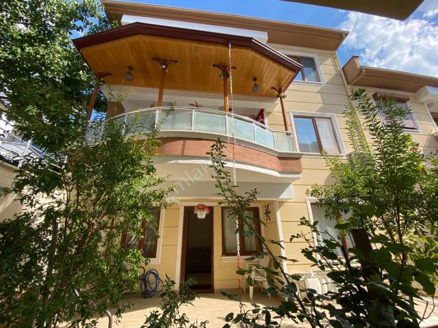 Altınoluk İlkbahar'dan 4+2 Şehrin İçinde Deprem Etütlü Deniz Manzaralı Müstakil Triplex Villa