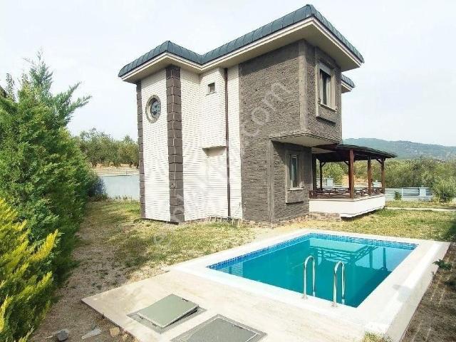 Altınoluk Narlı Bölgesinde 600 M2 Arsa Paylı Deniz Manzaralı Denize Yakın Havuzlu Müstakil Son Villa