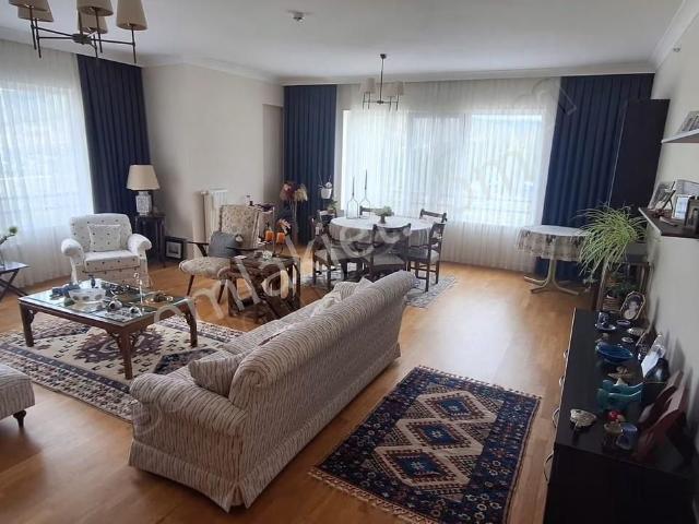 Altınkule'den Güneypark 2'de Manzaralı Geniş 4+1 Kiralık Daire