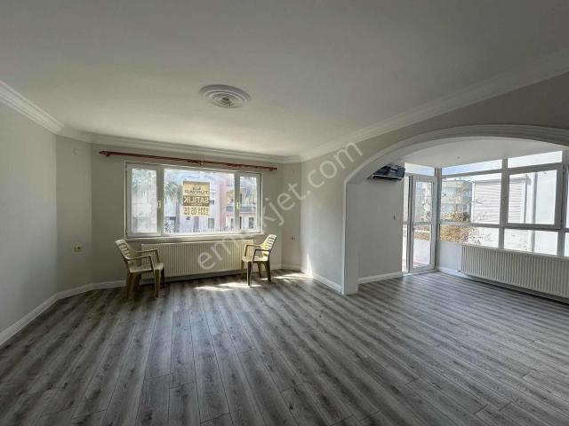 Altınkum Emlak'tan Çarşı İçinde 3+1 Daire Ve 130m2 Dükkan