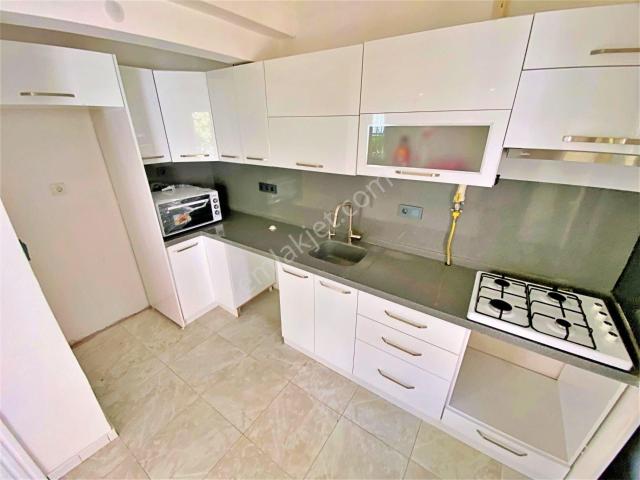 Altınkumda Kiralık Yetki Gültaş Emlaktan 2+1 İçi Yapılı Doğalgazlı Daire