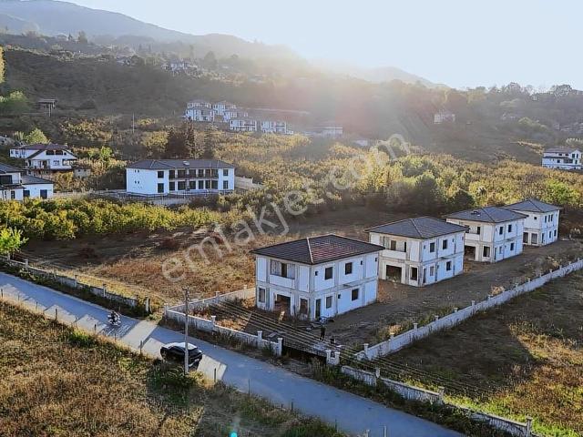 Altınköşe Emlak satılık Altın Konumda Doğa Manzaralı Villa'r