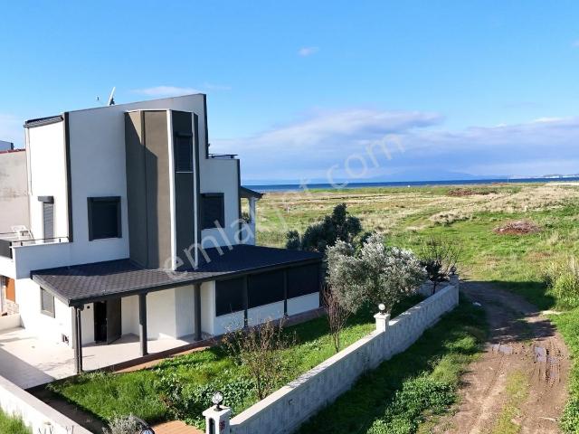 Altınköy Sitesinde Deniz Manzaralı 3+1 Köşe Konumlu Fırsat Villa