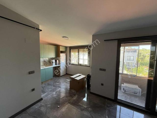 Altıntaş Mahallesinde Full Eşyalı Kiralık Sıfır 1+1 Daire