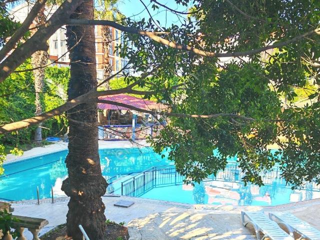 Altıntaş Site İçerisinde Yüzme Havuzlu Tripleks Satılık Villa