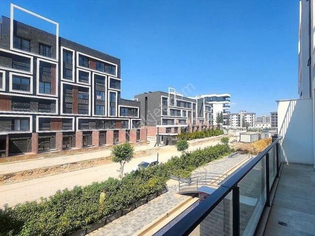 Altıntaşta Havuzlu Sitede İskanlı 1+1 Daire Oturuma Hazır