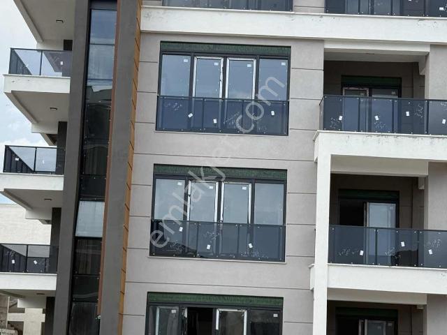 Altıntaşta Havuzlu Sitede Yüksek Giriş 2+1 Kiralık Daire