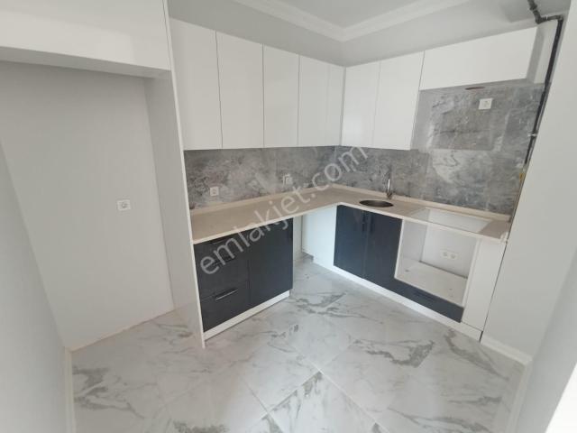 Altıntepe'de Bostancıya Komşu Sıfır Katta Lüks 1+1
