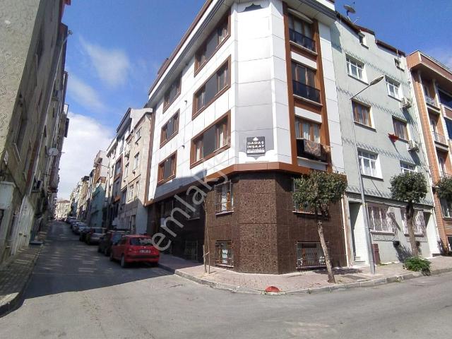 Altıntepsi'de Merkezi Konumda, Asansörlü, Masrafsız Satılık 2+1