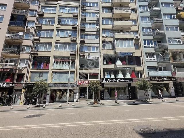 Altıparmak Cadde Üzerinde Fırsat Yer