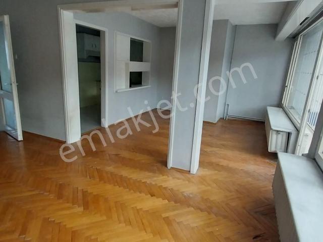 Altıparmak Cadde Üstü Manzaralı Kiralık Daire