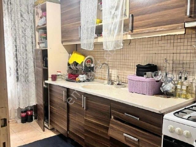 Altıparmak Selimiyede 2+1.75m.girişkat Doğalgaz Sobalı Daire