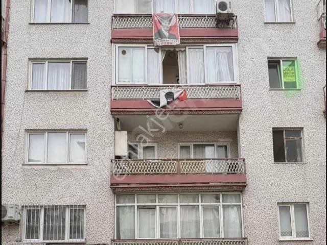 Altıparmak'ta Cadde Üstü Geniş 3+1 Satılık