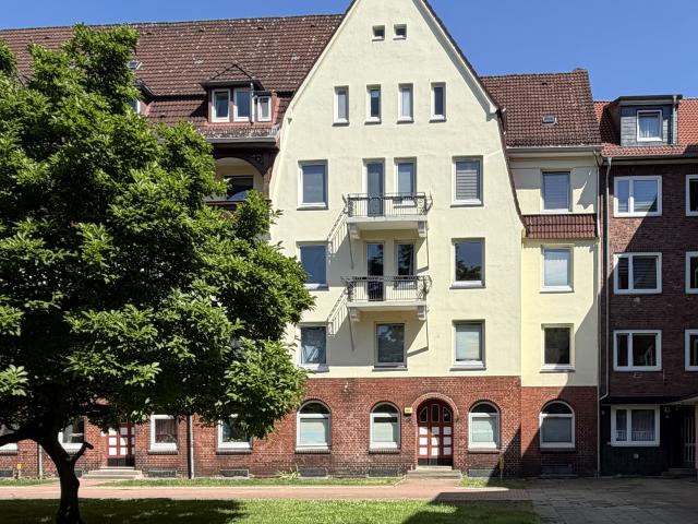 Alt Wilhelmsburg 2 Zimmer Wohnung mit modernem Bad uns Dielenboden!