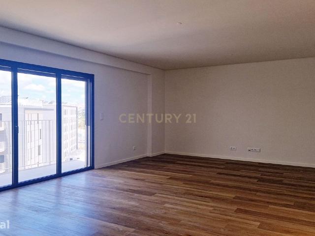 Alta de Lisboa, T3 NOVO, 3 casas de banho e 2 lugares de garagem