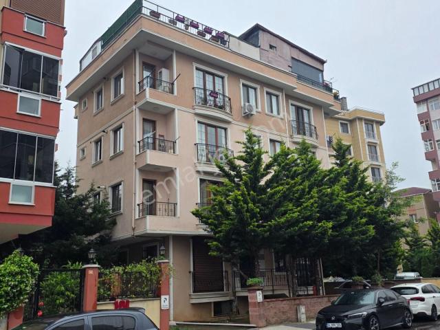 Altayçeşme Begonya Sokak’ta 12 Yaşında Balkonlu 2+1 Satılık Daire