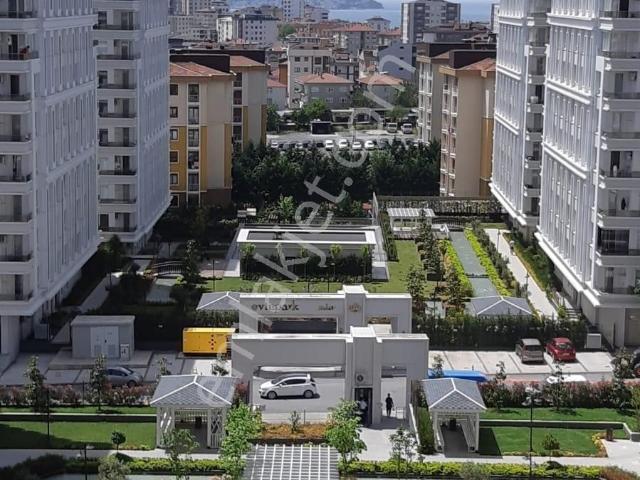 Altayçeşme Evinpark Ada Sitesinde Tek Banyolu Metro 2dk 2+1