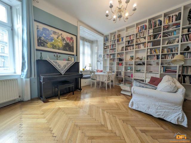ALTBAUTRAUM: Großzügige 3 Zimmer Wohnung in guter Lage nahe Mariahilfer Straße/Sechshauser Straße