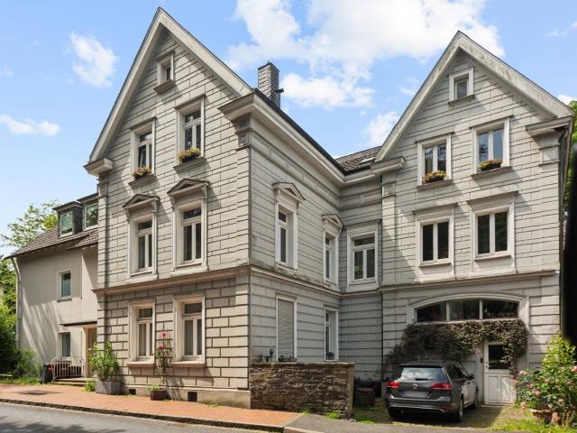 Altbauwohnung mit Fachwerkdetails und Denkmalschutz in ruhiger Innenstadtlage von Velbert Langenberg