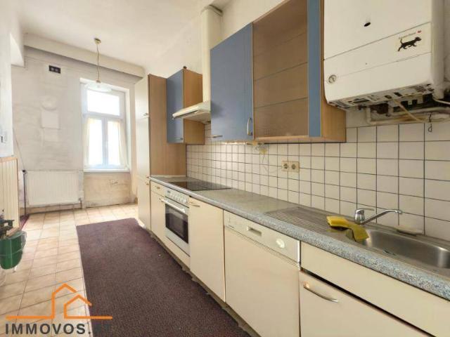 ALTBAUWOHNUNG sanierungsbedürftig