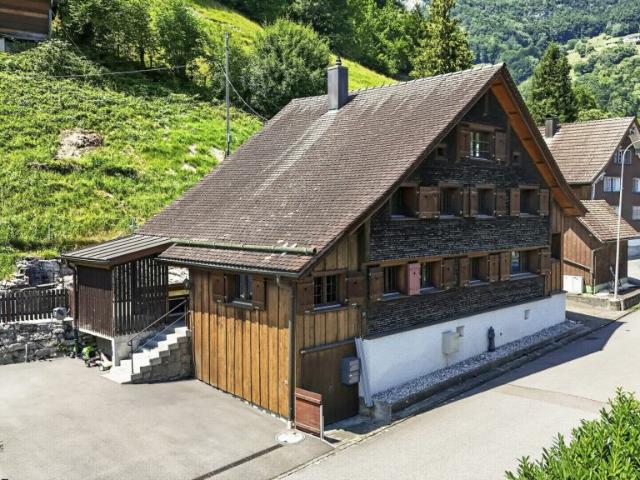 Altbau Charme trifft modernen Komfort