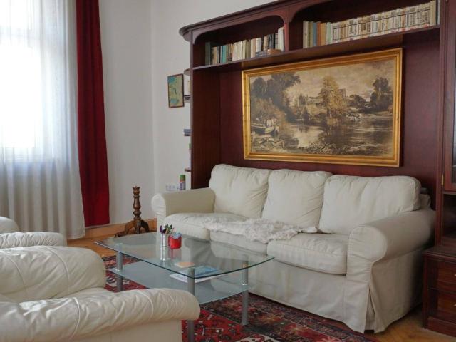 Altbau Eigentumswohnung in Felsgasse, 5 Min zu U3 Enkplatz!