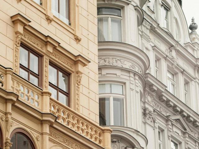 Altbau Investment in Bestlage – Unbefristet vermietete 3 Zimmer Wohnung in 1060 Wien