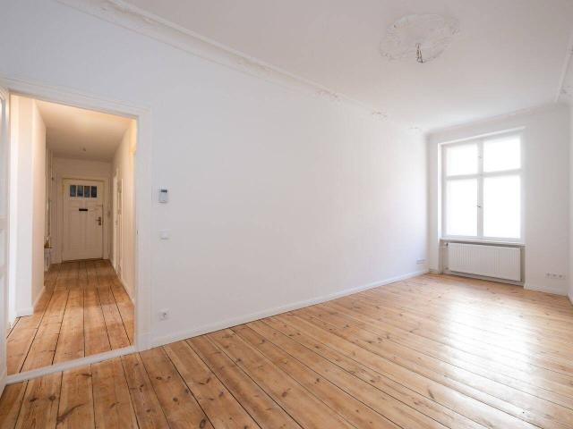 Altbau mit Charakter 2 Zimmer Wohnung mit Balkon zum Innenhof
