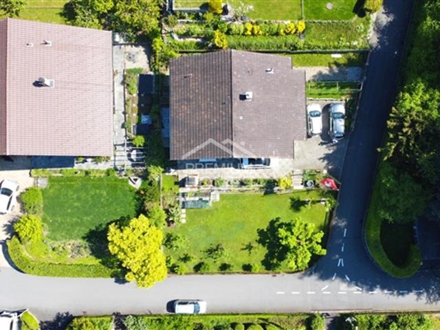 Altbau mit 636 m² Land Ihre Verwirklichung am Thunersee