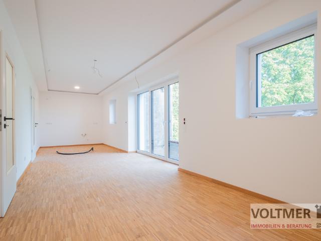 ALTBAUCHARME TRIFFT NEUBAU kernsaniertes Zweifamilienhaus in Neunkirchen!