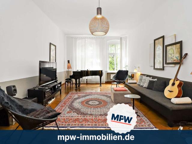 Altbauflair deluxe: 5 Zimmer Familienwohnung am Mehringdamm