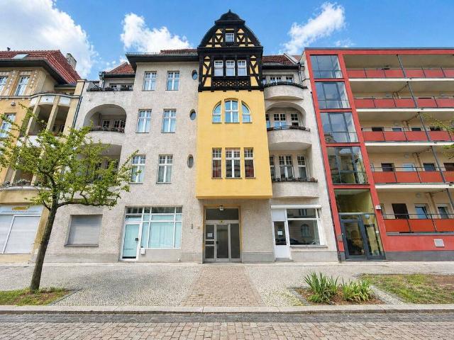 Altbaujuwel mit Balkon und Stil nahe S Bahnhof Spandau