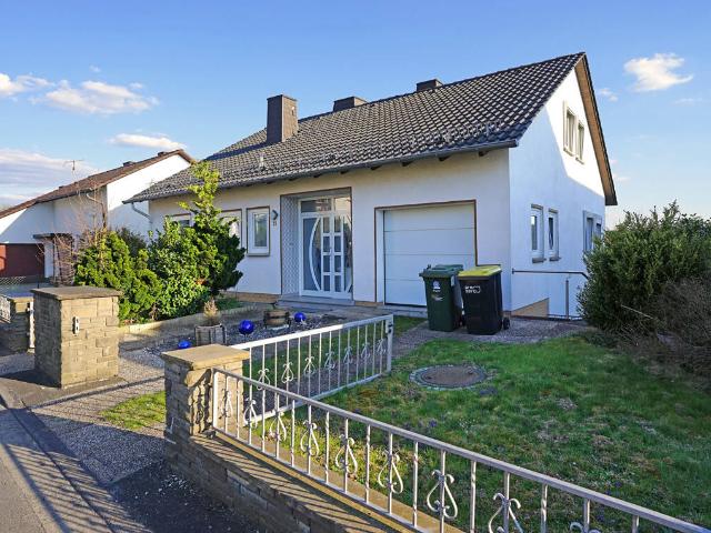ALTENRITTE EINFAMILIENHAUS MIT EINLIEGERWOHNUNG UND AUSBAURESERVE SUCHT NEUE EIGENTÜMER