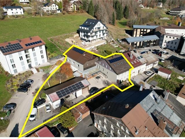 Renoviertes altes Doppelhaushaus mit Mieteinnahmen ca. 52.000 CHF