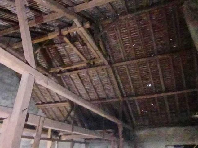 Alte Immobilie als Lagerhaus mit Wohnpotenzial zu verkaufen