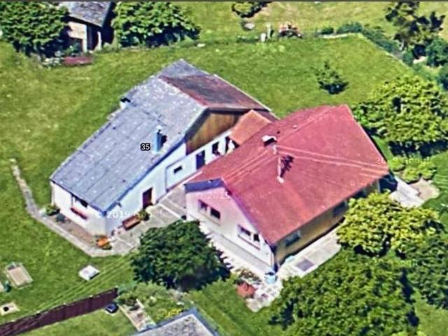 Älteres Haus mit Nebengebäude und Garage. Herrlicher Gebirgsblick SONDERPREIS