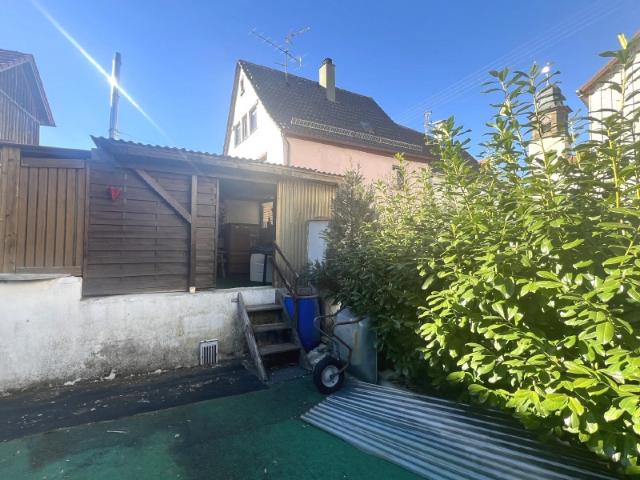 Älteres, renovbed. Einfamilienhaus in zentraler Lage mit Gärtle und Holzschuppen