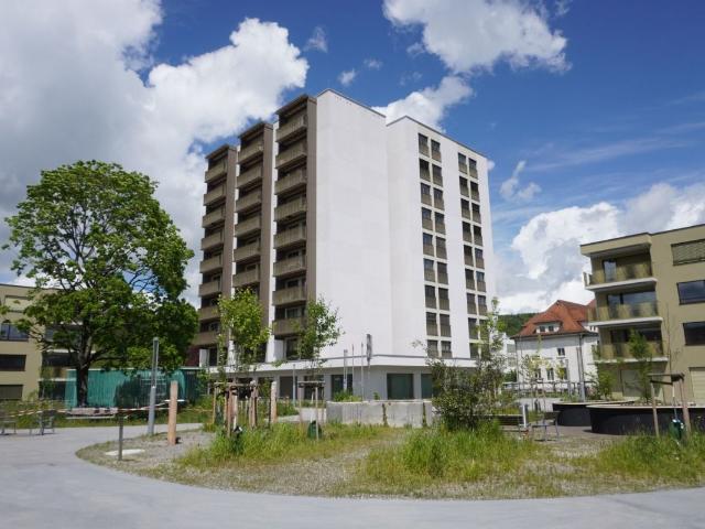 Alterswohnung: Hindernisfreie 2 Zimmer Wohnung im 8. Stock beim Gesundheitszentrum Brugg